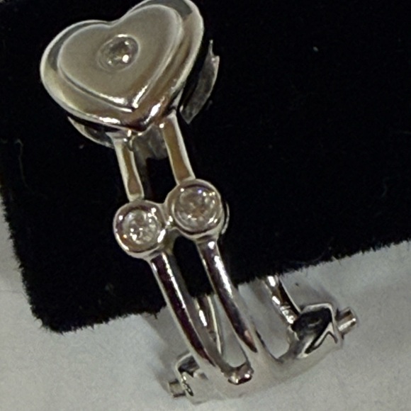 14k white gold and diamond earrings - Picture 10 of 10